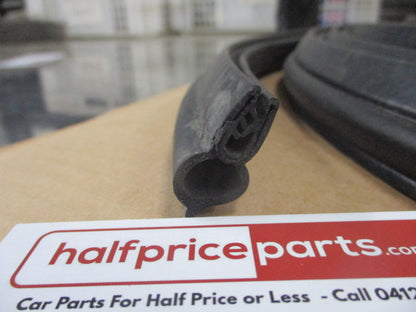 RSP Pinchweld Top Bulb Boot Seal 115 Length 9.6 Meters New Part