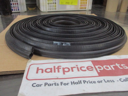 RSP Pinchweld Top Bulb Boot Seal 115 Length 9.6 Meters New Part