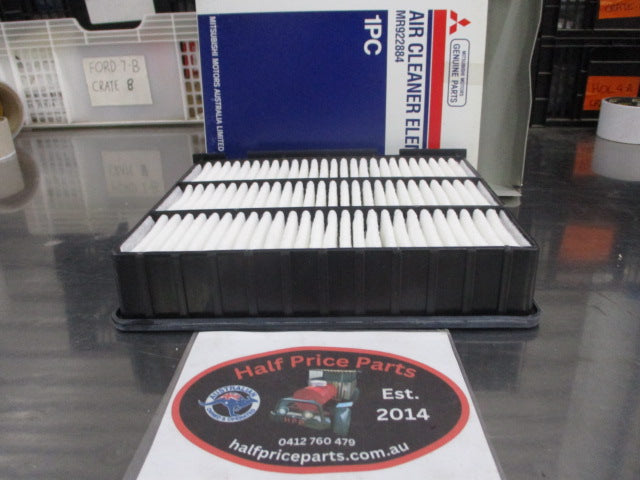 Mitsubishi Magna/Verada/ Genuine Engine Air Filter New Part