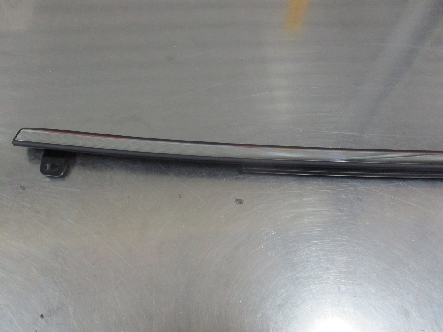 Nissan Pulsar Genuine Left Hand Front Door Moulding Assembly New Part