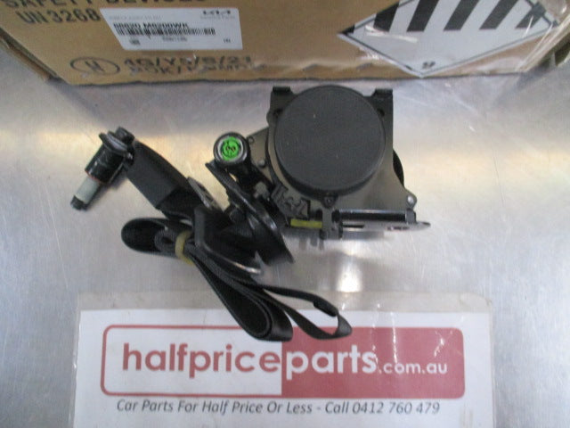 Kia Cerato Genuine Front Right Hand Driver's Seat Belt Assembly New Part