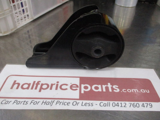 Kia Carnival Genuine Right Hand Front Engine Mount New Part