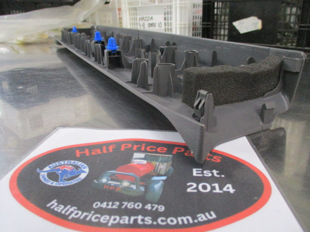 Kia Carnival Genuine Right Hand Rear Door Trim Scuff Plate (Grey) New Part