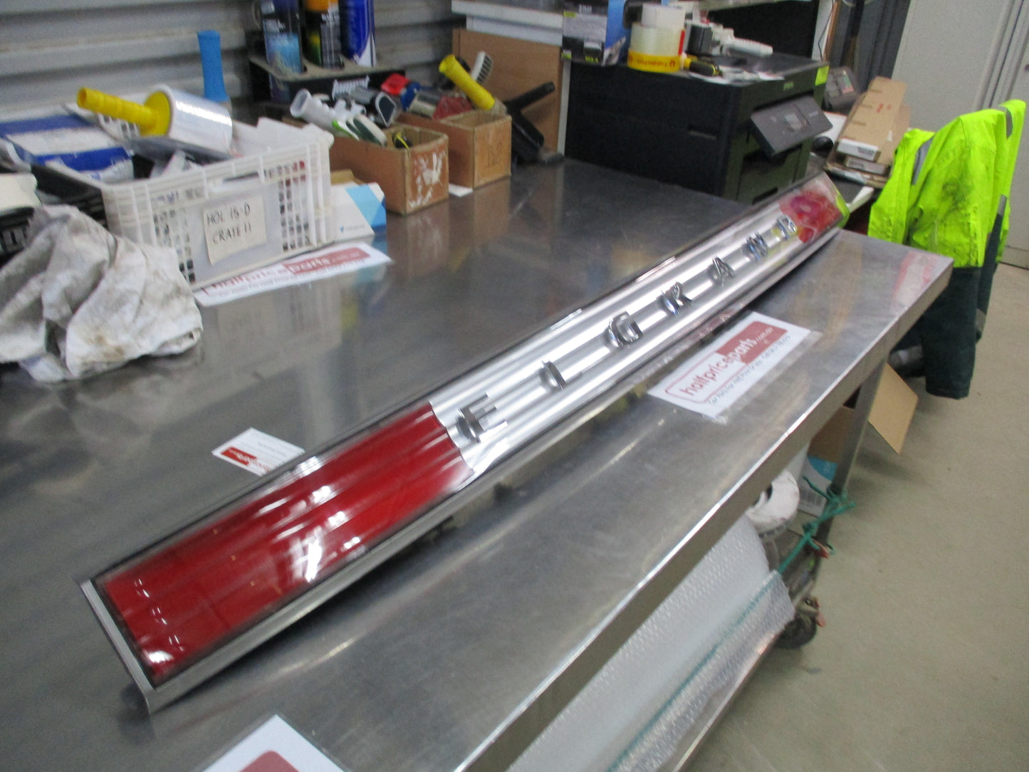 Nissan Elgrand Genuine Rear Center Combination Light New Part