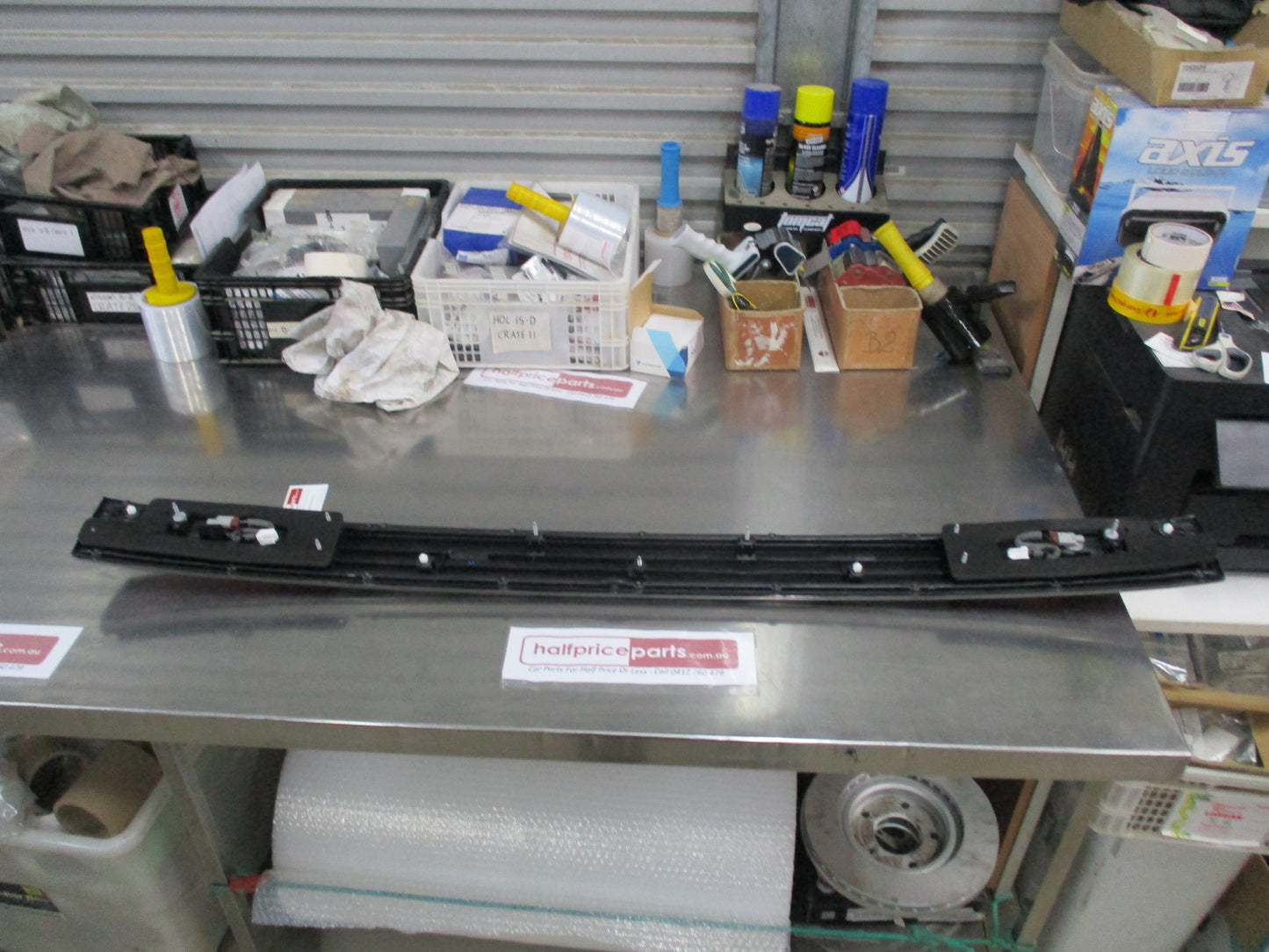 Nissan Elgrand Genuine Rear Center Combination Light New Part