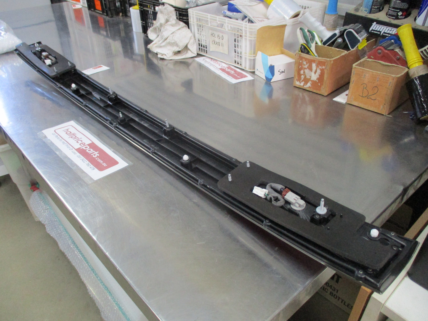 Nissan Elgrand Genuine Rear Center Combination Light New Part