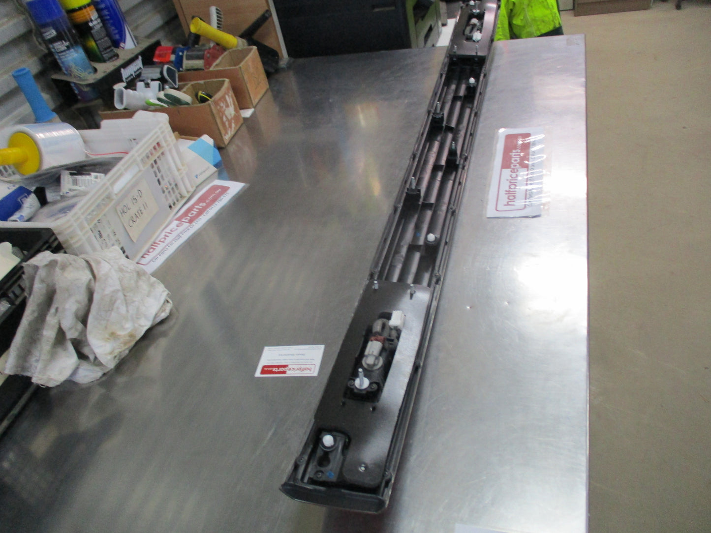 Nissan Elgrand Genuine Rear Center Combination Light New Part