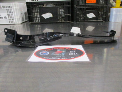 Kia Sorento Genuine Right Hand Rear Bumper Side Bracket New Part