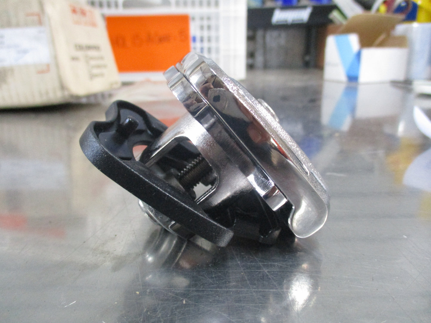 Holden Colorado Genuine Tub Liner Fitting Kit New