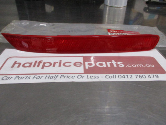 Kia Cerato Genuine Right Hand Rear Bumper Reflector New Part.