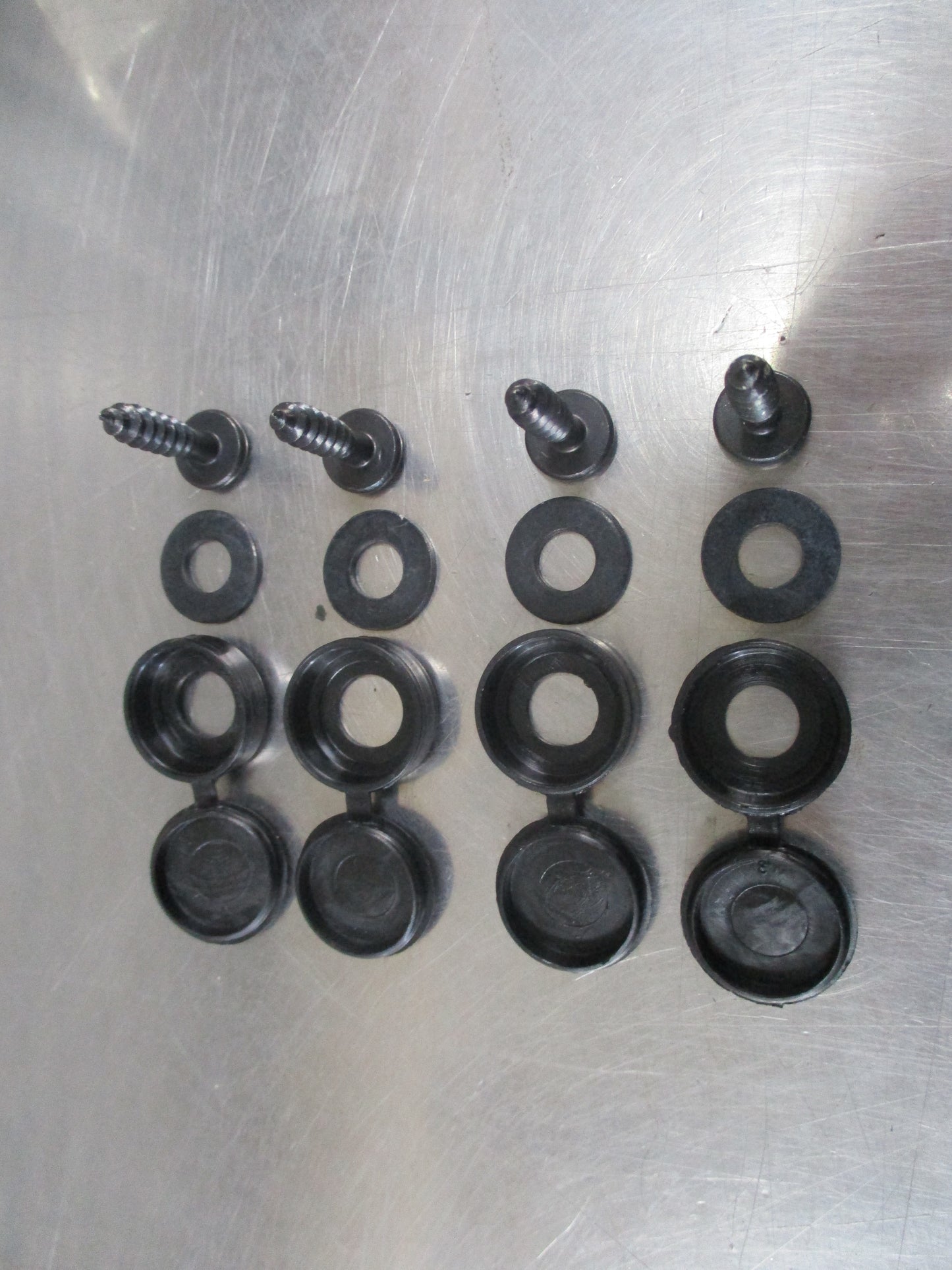 Holden Colorado Genuine Tub Liner Fitting Kit New