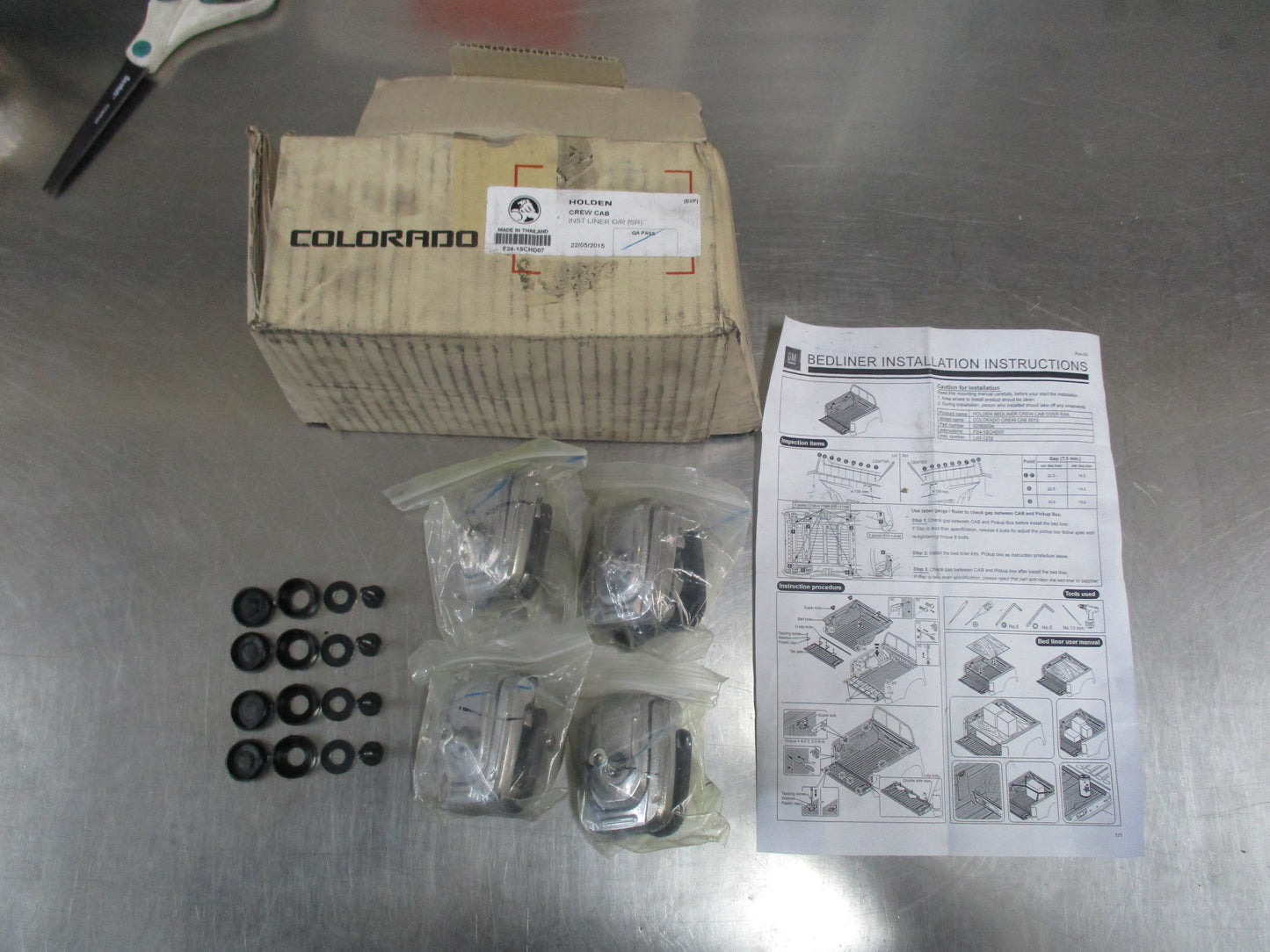 Holden Colorado Genuine Tub Liner Fitting Kit New