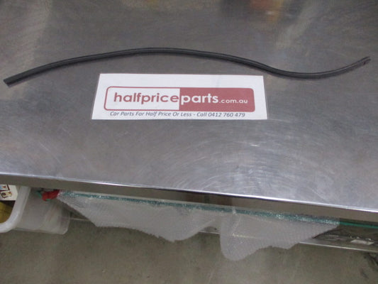 Kia RP Rondo Genuine Drivers Wiper Blade Rubber Front Replacement New Part
