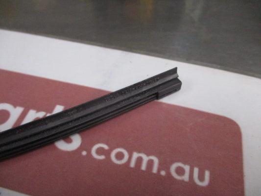 Kia RP Rondo Genuine Drivers Wiper Blade Rubber Front Replacement New Part