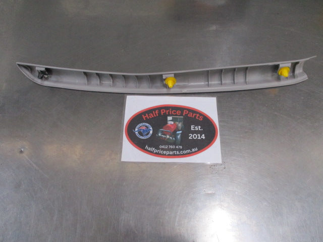Kia Carnival Genuine Right Hand Rear Window Panel Trim Assembly New Part
