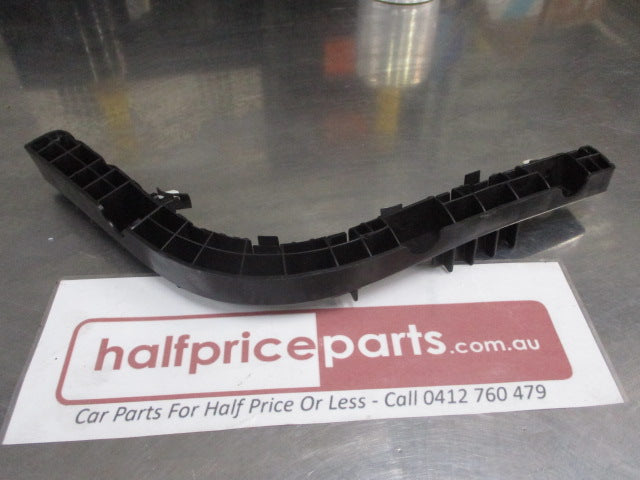 Kia Forte Sedan Genuine Left Hand Rear Bumper Retainer Bracket New Part
