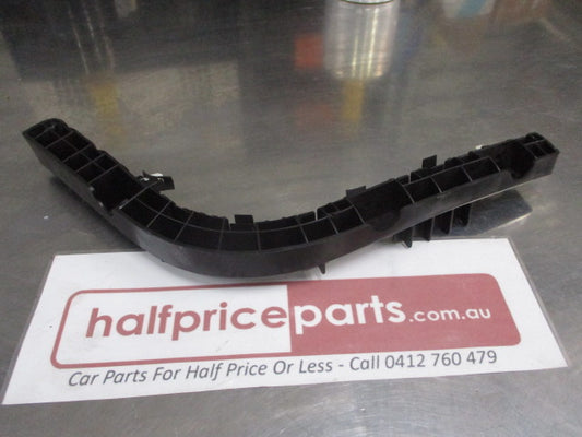 Kia Forte Sedan Genuine Left Hand Rear Bumper Retainer Bracket New Part