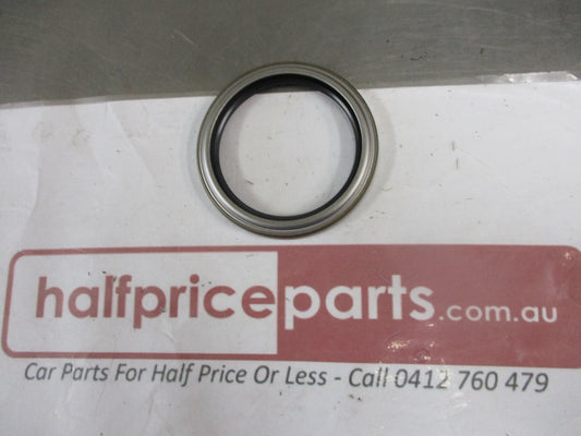 Toyota Hilux/Surf IFS Genuine Front Wheel Hub Seal New Part