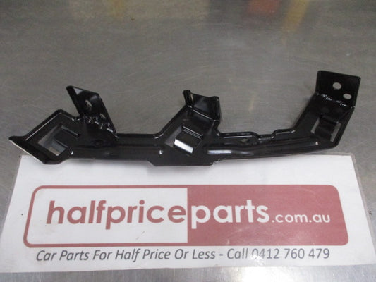 Kia Sorento Genuine Right Hand Front Lower Bumper Bracket New Part