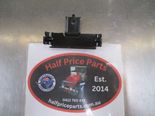 Kia Carnival Genuine Bonnet Release Cable Mounting Bracket New Part