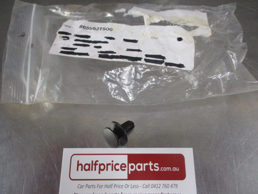 Kia Carnival/Creed/Cerato/Sportage/Hyundai i30/Santa Fe/Tucson Front Bumper Positioner Clip New Part
