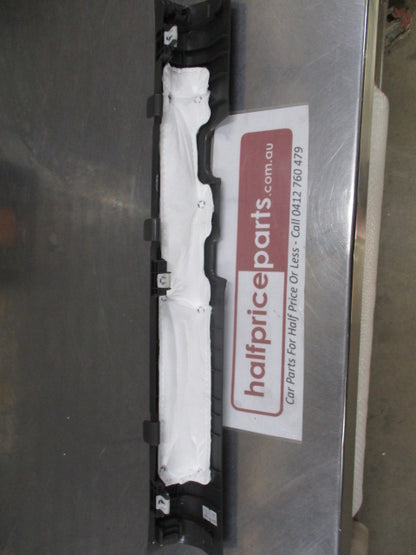 Kia Sportage Genuine Left Hand Front Door Scuff Plate Trim (Light Granite) New Part