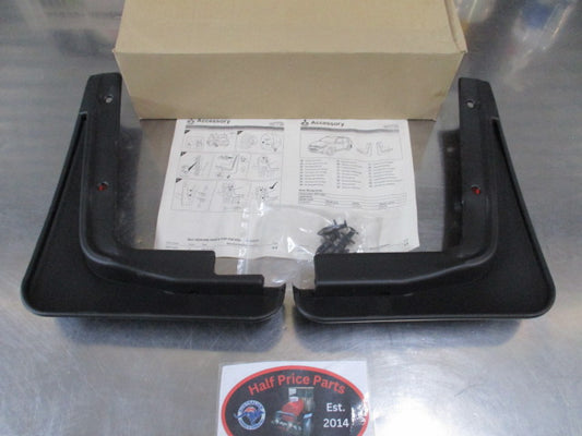 Mitsubishi Outlander Genuine Rear Mud Guard Set With Fitting Kit New Part