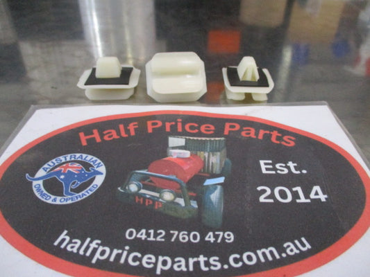 Holden Commodore VT VX VY VZ V2 VY Ute Side Skirt Top Clips (Pack of 3) New Part
