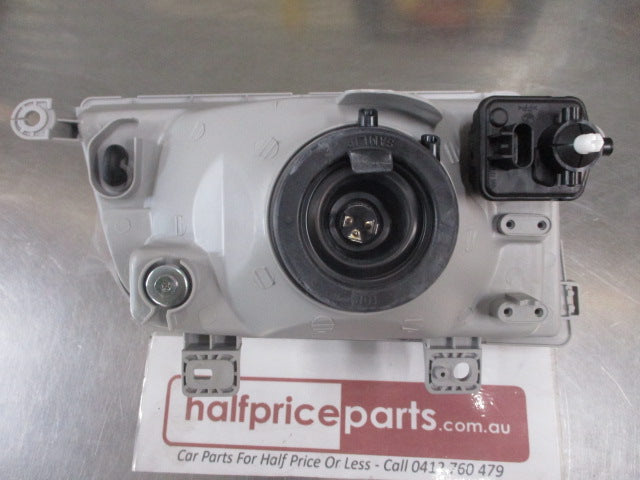 Kia Sportage Genuine Left Hand Front Headlight (Passenger) New Part