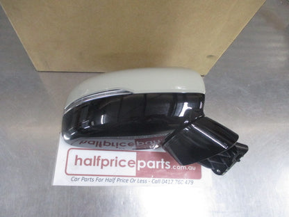 Kia Sorento Genuine Drivers Outer Mirror Assembly (Unpainted) New Part