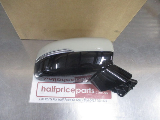Kia Sorento Genuine Drivers Outer Mirror Assembly (Unpainted) New Part