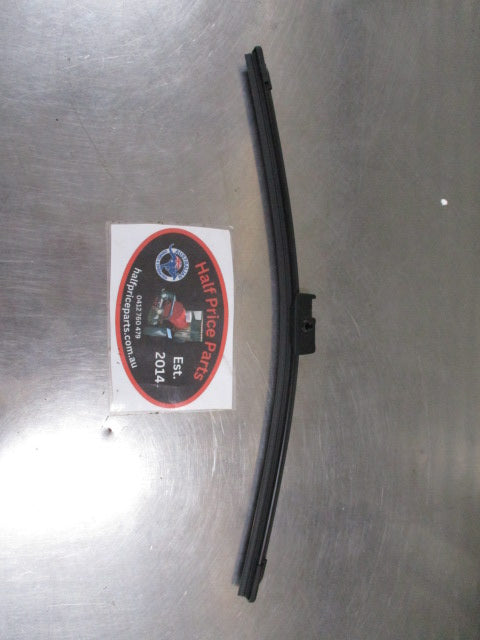 Ford Focus Genuine Front Passengers Wiper Blade New Part