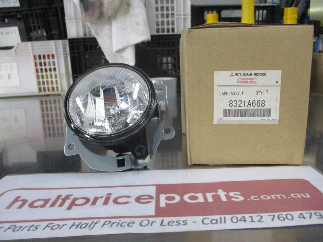 Mitsubishi Outlander/Mirage/Lancer Genuine Fog Lamp Assembly New Part