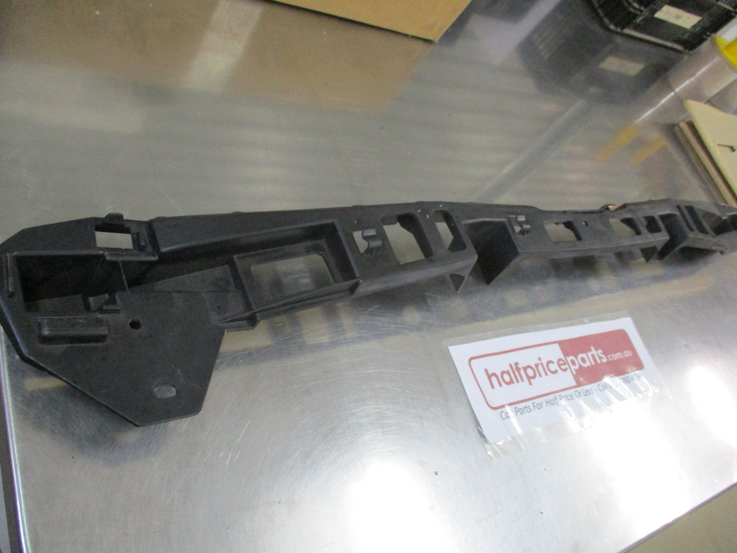 Holden Astra J 3 Door Genuine Centre Rear Bumper Guide New Part