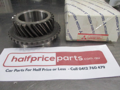 Mitsubishi Pajero Genuine 5th Gear Pinion On Main Shaft New Part
