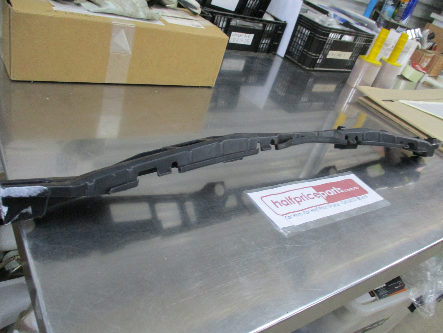 Holden Astra J 3 Door Genuine Centre Rear Bumper Guide New Part