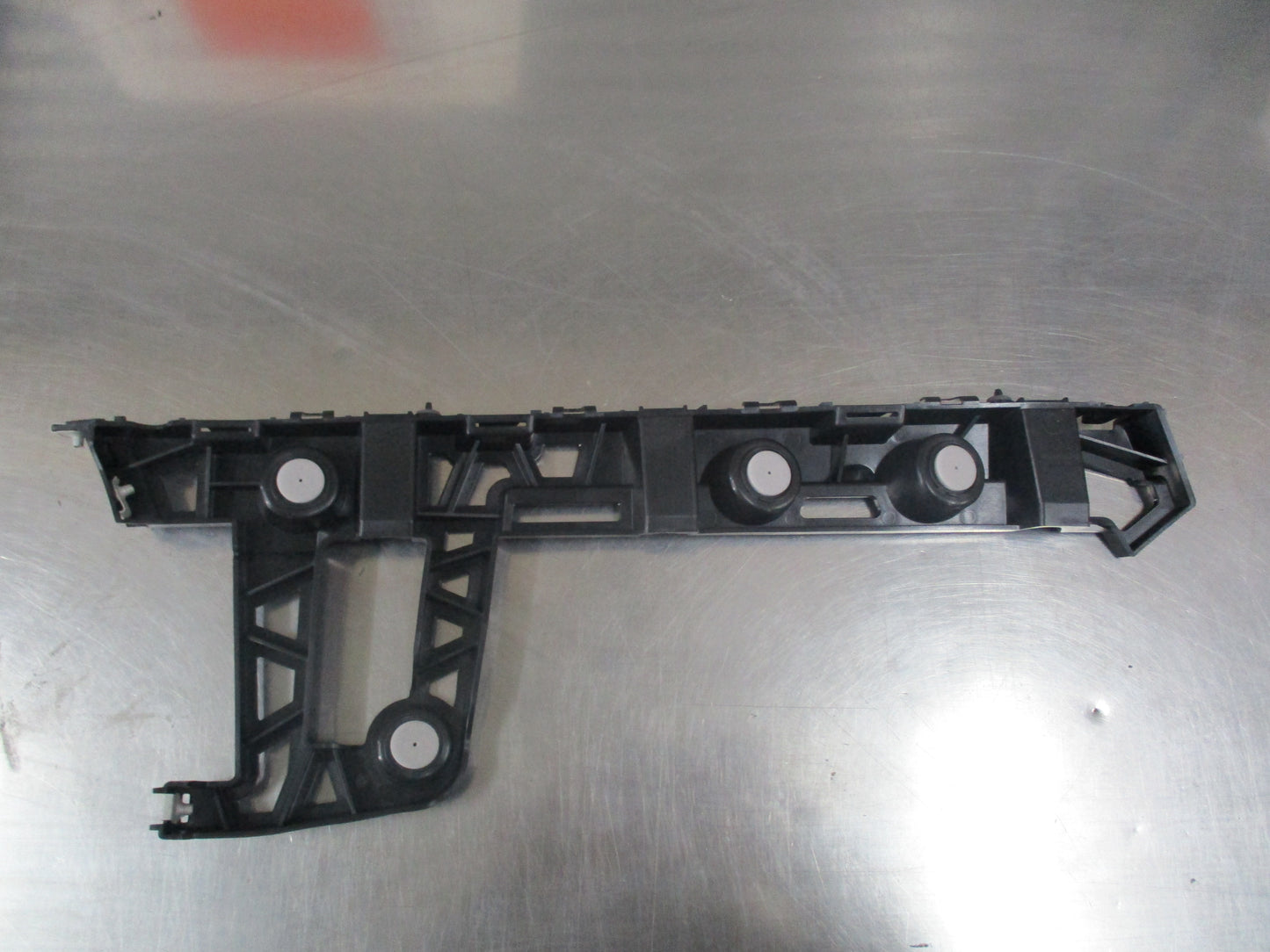 Holden ZB Commodore Tourer Genuine Rear Right Side Bracket Guide New