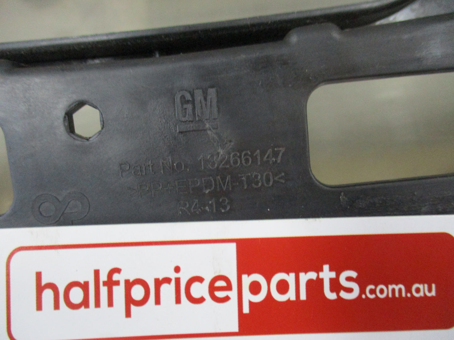 Holden Astra J 3 Door Genuine Centre Rear Bumper Guide New Part