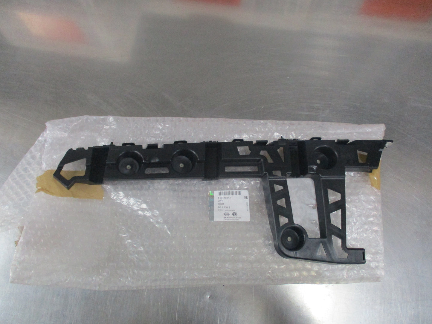 Holden ZB Commodore Tourer Genuine Rear Right Side Bracket Guide New