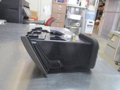 Nissan Tiida C11 Genuine Carbon Finish Right Hand Air Vent Assembly New Part