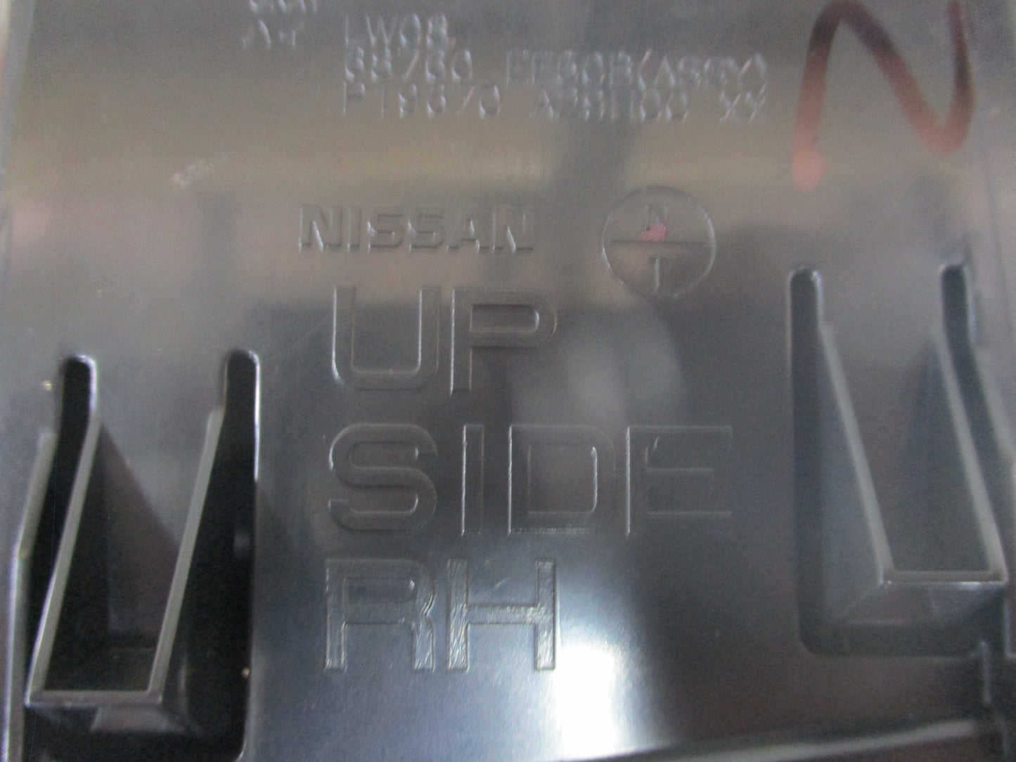 Nissan Tiida C11 Genuine Carbon Finish Right Hand Air Vent Assembly New Part