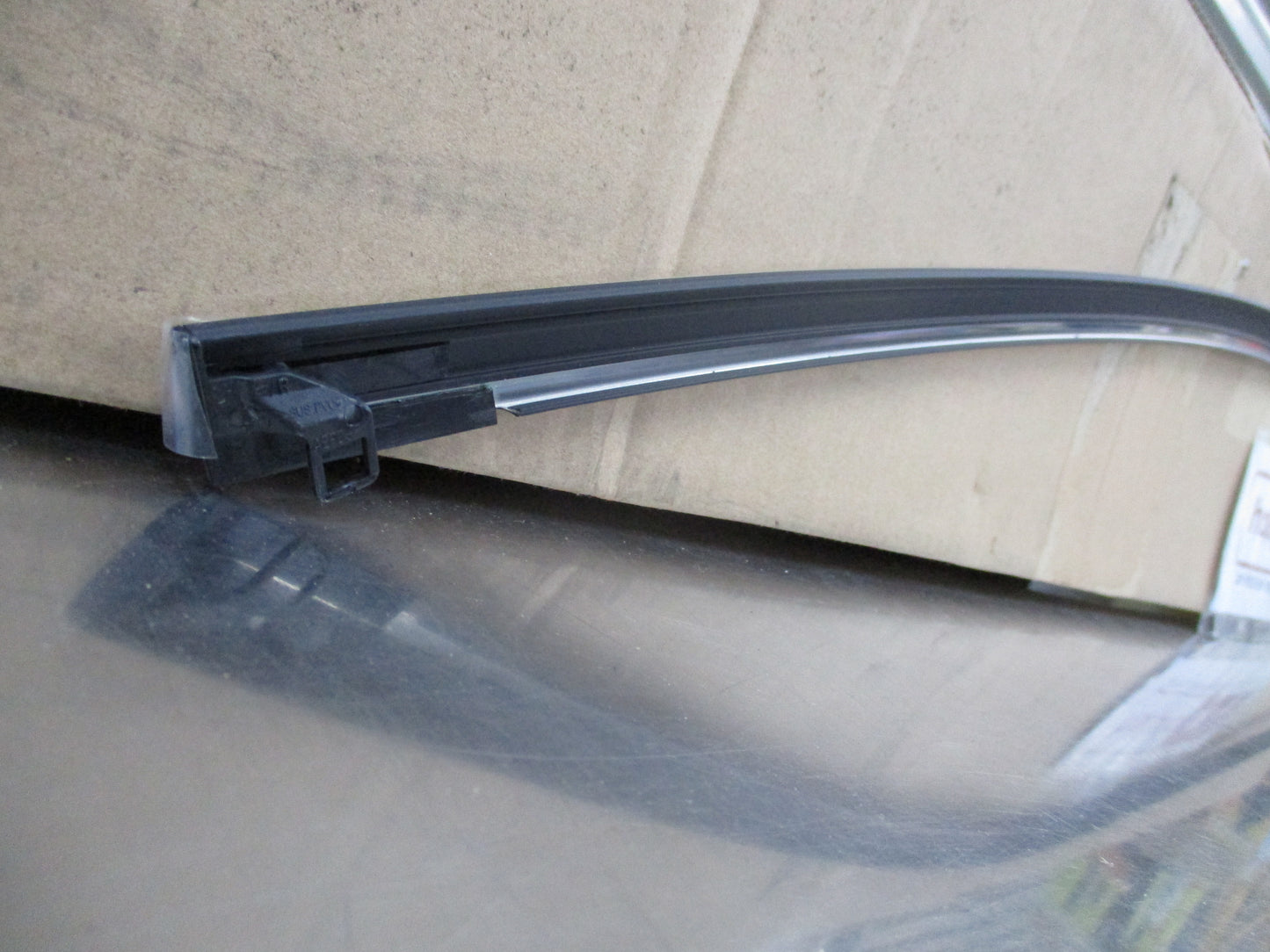 Nissan Altima SR Genuine Left Hand Front Door Moulding New Part
