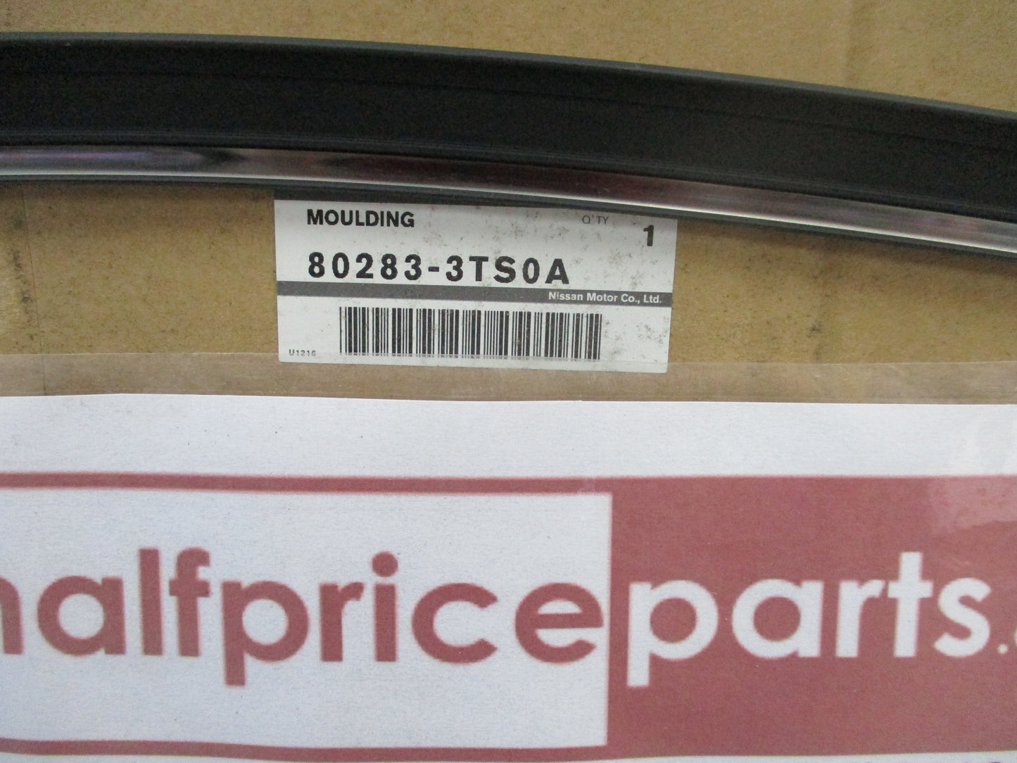 Nissan Altima SR Genuine Left Hand Front Door Moulding New Part