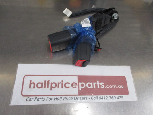 Kia Cerato Genuine Left Hand Rear Seat Belt Buckle Assembly New Part