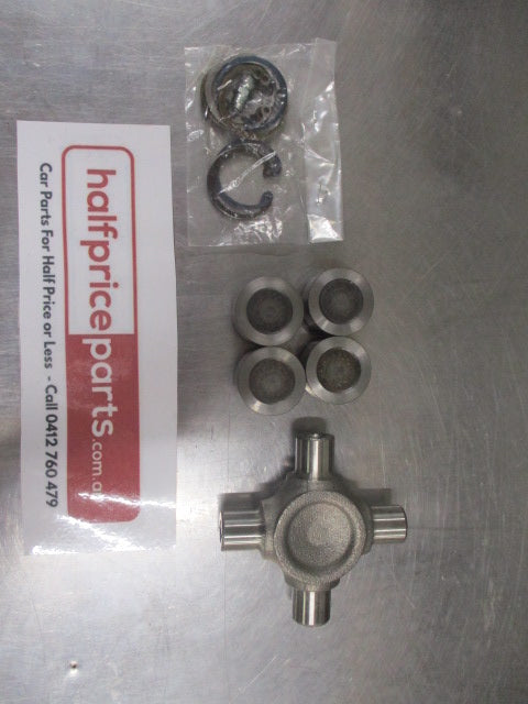 Mitsubishi Pajero/Triton 4WD/2WD Genuine Universal Joint Kit New Part