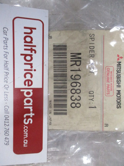 Mitsubishi Pajero/Triton 4WD/2WD Genuine Universal Joint Kit New Part