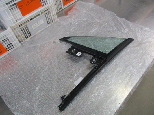 Peugeot 407 Genuine Front Passengers Quarter Glass Assembly New