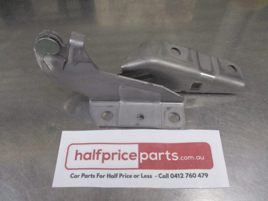 Mitsubishi Outlander/Outlander Sport Genuine Right Hand Front Bonnet Hinge New Part