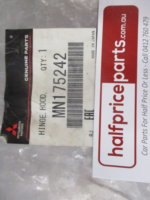 Mitsubishi Outlander/Outlander Sport Genuine Right Hand Front Bonnet Hinge New Part