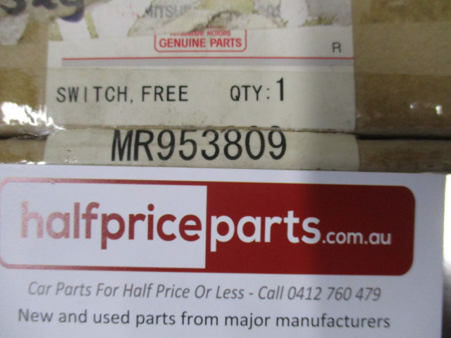 Mitsubishi Pajero/Pajero Sport Genuine Freewheel Clutch Switch New Part
